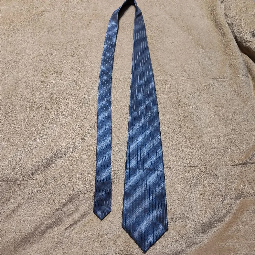 Croft & Barrow Necktie Blue Grey Made In USA 100% Silk Standard 57 x 4 NEW